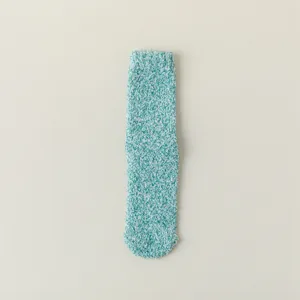 Chaussettes mi-hautes en molleton de corail pour femmes chaussettes chaudes anti-dérapantes.