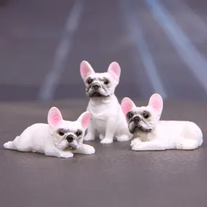 Mini bulldog francese statuetta set modello, simpatici giocattoli cucciolo per auto e scrivania.
