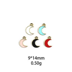 Gedetailleerd uitzicht van emaille maan hanger van legering in 9x14mm met diverse kleuren.