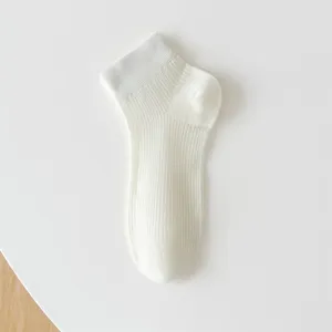 White ribbed cotton short socks detail shot, breathable women summer ankle socks close-up