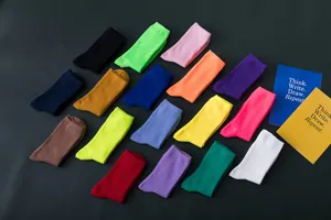 Bunte Baumwolle gerippte Mittelsocken Schlauchsocken für Damen, weich und atmungsaktiv.