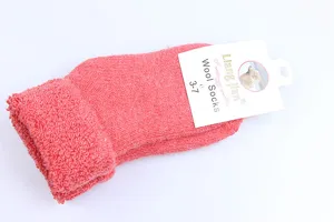 Gezellige kinderwollen sokken met omslagmanchet, warm en zacht voor de winter.