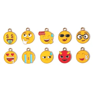 Joli set de charms emoji en métal émaillé alliage DIY accessoires de bijoux pour porte-clés.