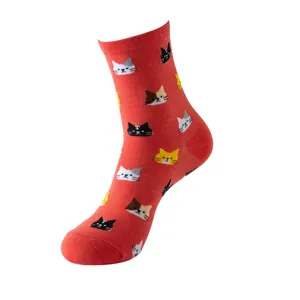 Süße Baumwollsocken mit Katzenmuster für Damen, ideal für den Alltag und casual Looks.