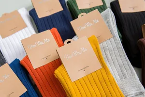 Hommes chaussettes mi-hautes rayées verticales en coton peigné minimaliste d'affaires multicolores