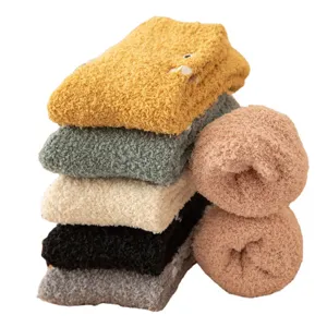 Calzini accoglienti in pile di corallo da donna spessi caldi invernali set cartone animato