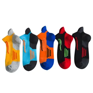 Heren sportsokken met gedempte enkelsteun voor comfortabel outdoor wandelen en basketbal.