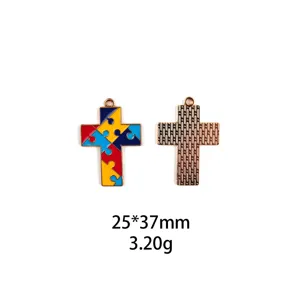 Détail pendentif croix puzzle en alliage, taille 25x37mm et poids 3.20g pour bijoux DIY.