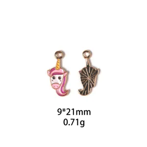 Détail de pendentif en métal émail licorne, petit accessoire de bijoux en alliage DIY.