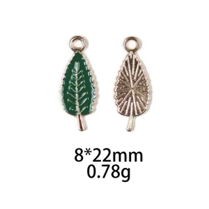 DIY blad legering sieraden bedel hanger met groen email, maat 8x22mm, gewicht 0,78g.