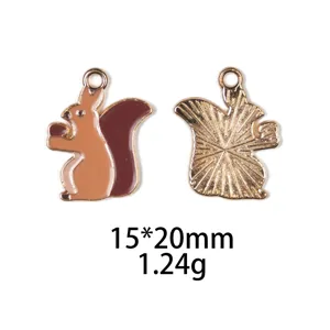 Leuke eekhoorn metaal emaillen bedel hanger voor DIY sieraden accessoires 15x20mm