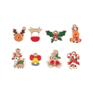 Ensemble de pendentifs charms en alliage DIY de Noël avec adorables rennes et cloches.