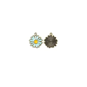Vue détaillée du charm marguerite en émail et alliage, idéal pour les accessoires de bijoux DIY.