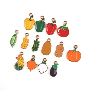 Jolies pendentifs en alliage émaillé de légumes et de fruits pour accessoires de bijoux DIY