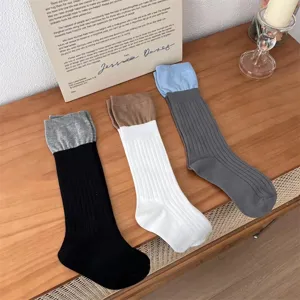 Chaussettes empilées bicolores style coréen, faux deux pièces en tricot côtelé pour femmes.
