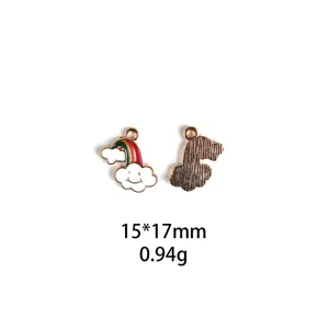 Schattige emaille regenboog wolk legering bedel hanger voor DIY sieraden maken en sleutelhangers.