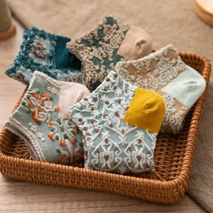 Women palace relief short socks spring summer breathable cotton casual boat socks detail view