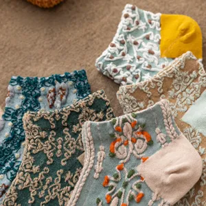 Women vintage palace relief short socks detailed view, breathable cotton daily boat socks.