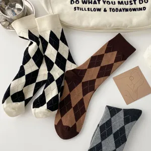 Women's Argyle Knit Mid-Calf Socks Vintage Plaid Casual Cotton Blend Crew Socks Fashion Daily Wear Hosiery