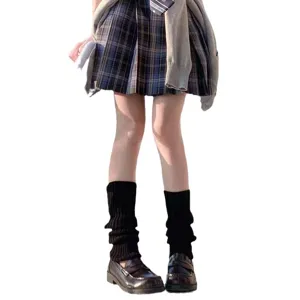 Japanischer Preppy-Stil Winter Fleece-kanten Beinlinge kombiniert mit Plaid Rock Hauptansicht