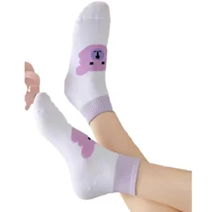 Damen süße lila Cartoon Bär kurze weiße Socken, süße atmungsaktive Freizeitsocken.