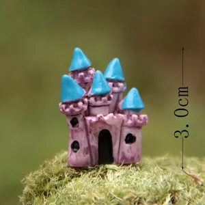 Miniaturburg Figur fuer DIY Mikrolandschaft Gartenarbeit, lila Schloss mit blauem Dach 3cm