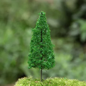 Miniatur Pinienbaum Detailansicht, ideal für Mikro Landschaft DIY und Sukkulenten Dekoration.