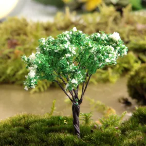 Miniatur künstlicher Baum Modell Detailansicht für DIY Mikro Landschaft Sukkulenten Dekoration.