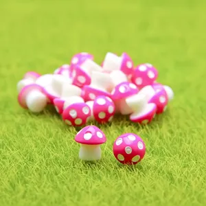 Miniatur Harz Pilz Anhänger Detailansicht, perfekt für Mikrolandschaft DIY Dekoration.