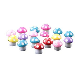 Kleine bunte Harz Pilz Figuren fuer DIY Garten Mikro Landschafts Dekoration Artikel.
