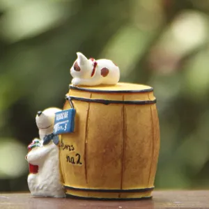 Miniature resin cat and dog barrel figurine ornament for succulent garden micro landscape.