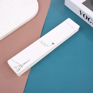 Weißes langes Schmuckverpackungskartenpapier für Halskette und Armband, einfaches Design.