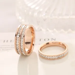Roségold Edelstahl Zirkonia Paaring Set, elegantes minimalistisches Design für Paare.
