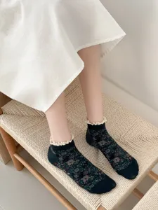 Cute floral pattern short socks with delicate lace trim, sweet Japanese style cotton socks.