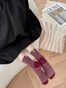 Women's cute striped slouch socks with pearl details, comfortable autumn and winter daily wear.