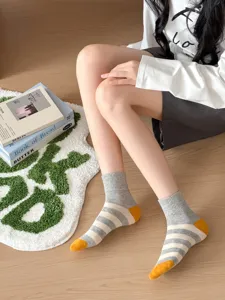 Calzini a righe da donna corti in cotone stile college simpatici calzini casual autunno inverno