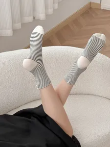 Striped pearl socks for women, cute Japanese Harajuku style casual knee high socks.