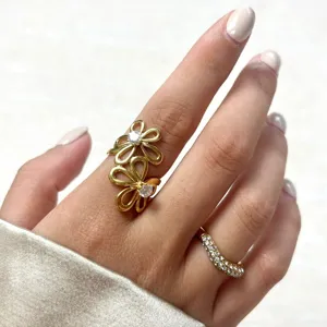 Goldene doppelte Blumen Zirkonia Ring eleganter Edelstahl Fingerschmuck fuer Damen Alltag