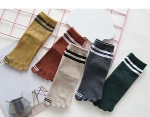 Women's cotton five-toe mid-tube socks with cute stripes, comfortable autumn winter socks.