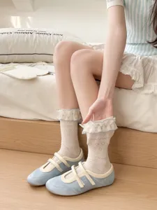 Koreanische süße Rüschen-Wadenstrümpfe mit zartem Lochmuster und Blumen für Damen.