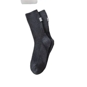 Calze a costine a tinta unita per polpaccio, stile casual versatile per tutti i giorni.