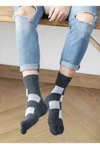 Men's thick cotton five-toe socks detail shot showing checkered pattern and split-toe design.
