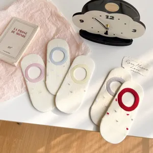 Calcetines invisibles de mujer de corte bajo con talón antideslizante y corazones.