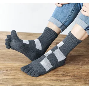 Men cotton five toe socks thick winter crew socks with stylish plaid pattern comfort.
