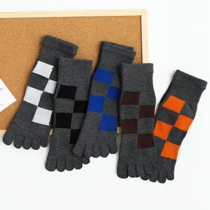 Men's Thickened Cotton Toe Socks Winter Thermal Mid-Tube Plaid Socks Sweat-Absorbent Breathable Casual Socks