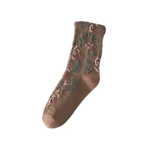 Vintage floral mid-tube socks for women, retro ethnic style breathable cotton blend cute socks.