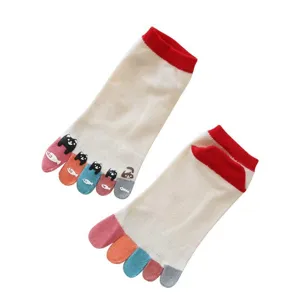Damen süße Cartoon Katze Fünf-Zehen Baumwollsocken, bunte Zehensocken kurze Socken für Alltag.