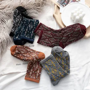 Calcetines de Media Pantorrilla Argyle Vintage para Mujer Algodón Casual Patrón Geométrico Retro Invierno Cálido Calcetines de Diario