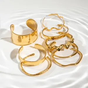 Goldene unregelmässige Armreif Set, retro metallische Stapelarmbänder für Damen Modeschmuck