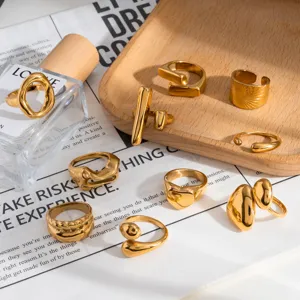 Juego de anillos abiertos irregulares dorados anillos de acero inoxidable detalle